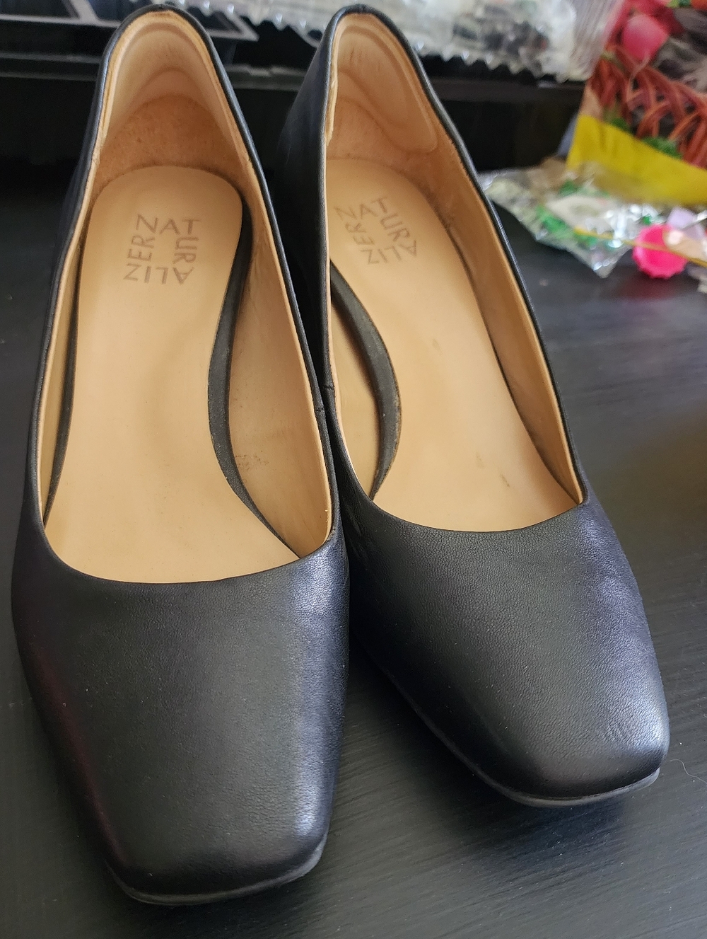 Naturalizer Black Leather Square-Toe Pumps Size 8.5